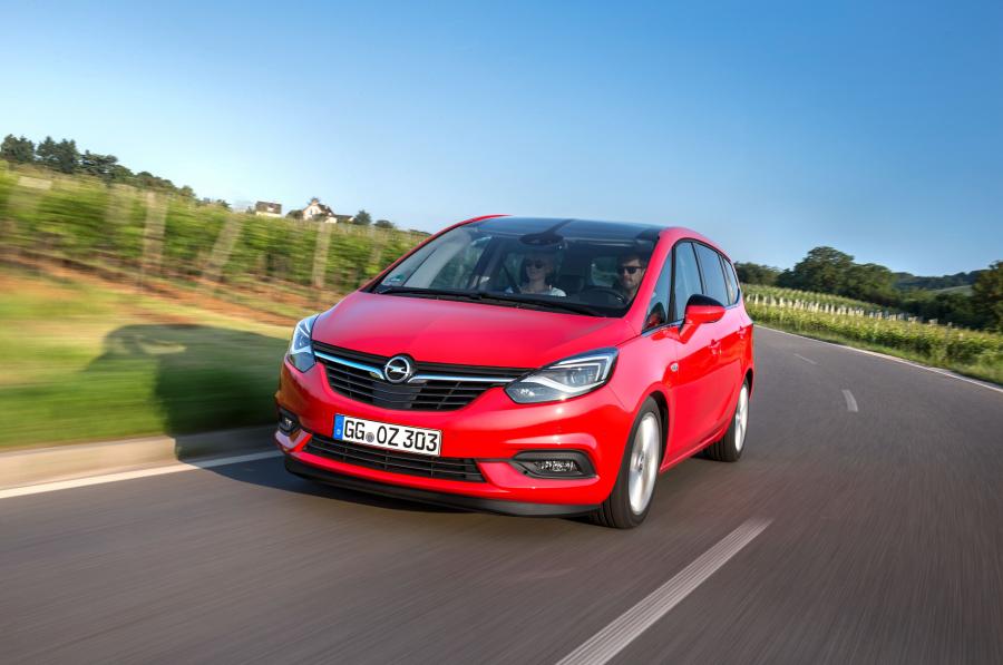  Opel Zafira Turbo 2016 года  (фото 13 из 20)
